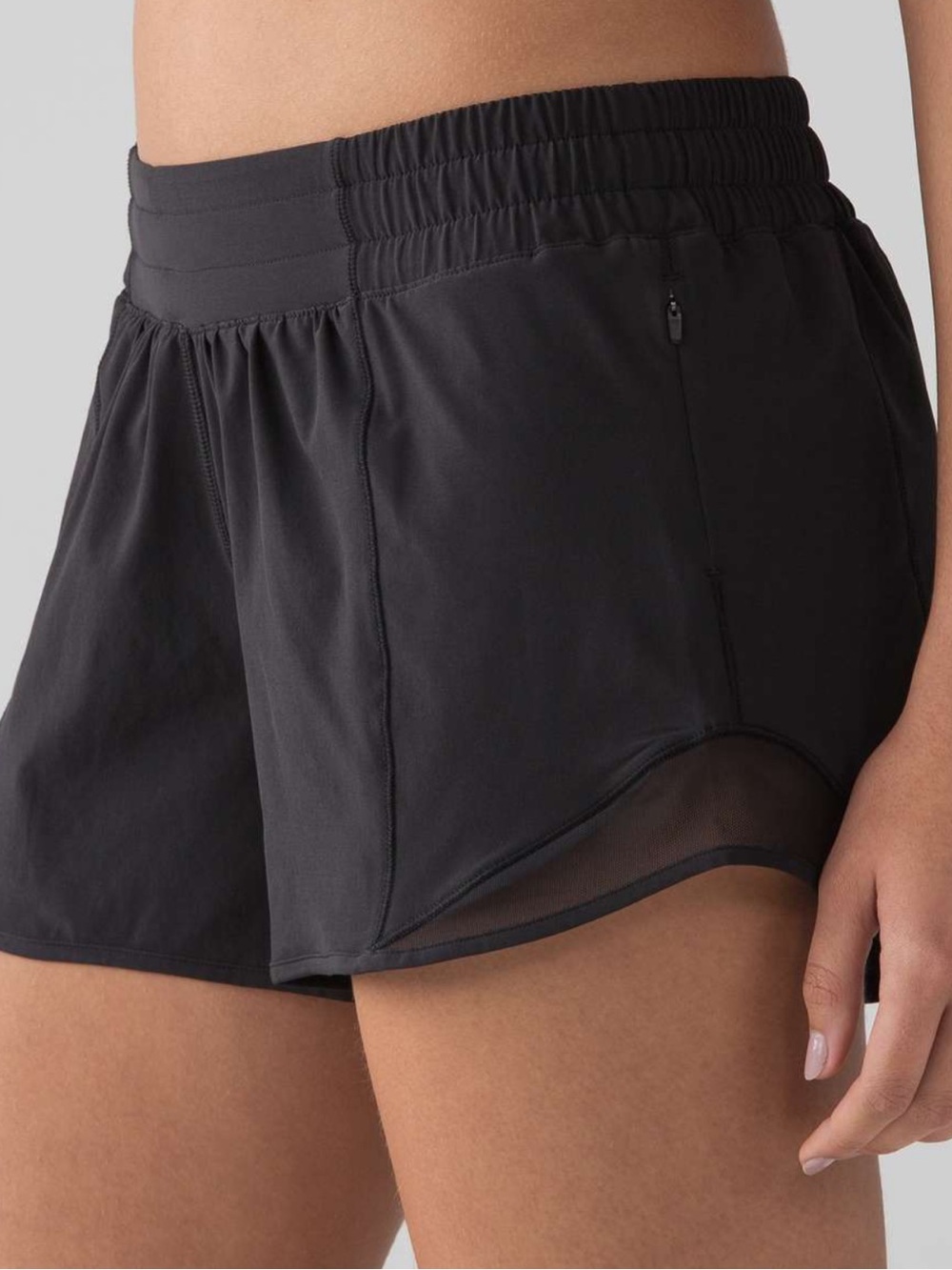 Lululemon Hotty Hot Short II *Long 4" Size 6